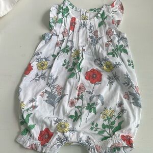 Sweet NEW baby Gaps girls floral romper